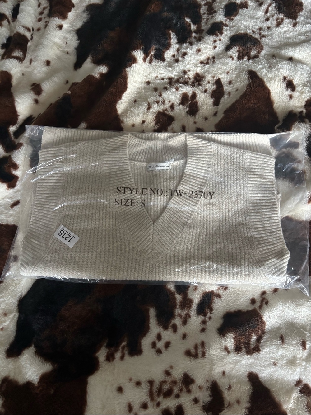 Zenana Bundle of 2 V-Neck Sweater Vest Cream & Black Striped NEW Size Small - Picture 6 of 8